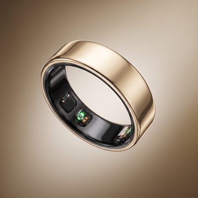 Anillo inteligente SORA en dorado — acabado champán